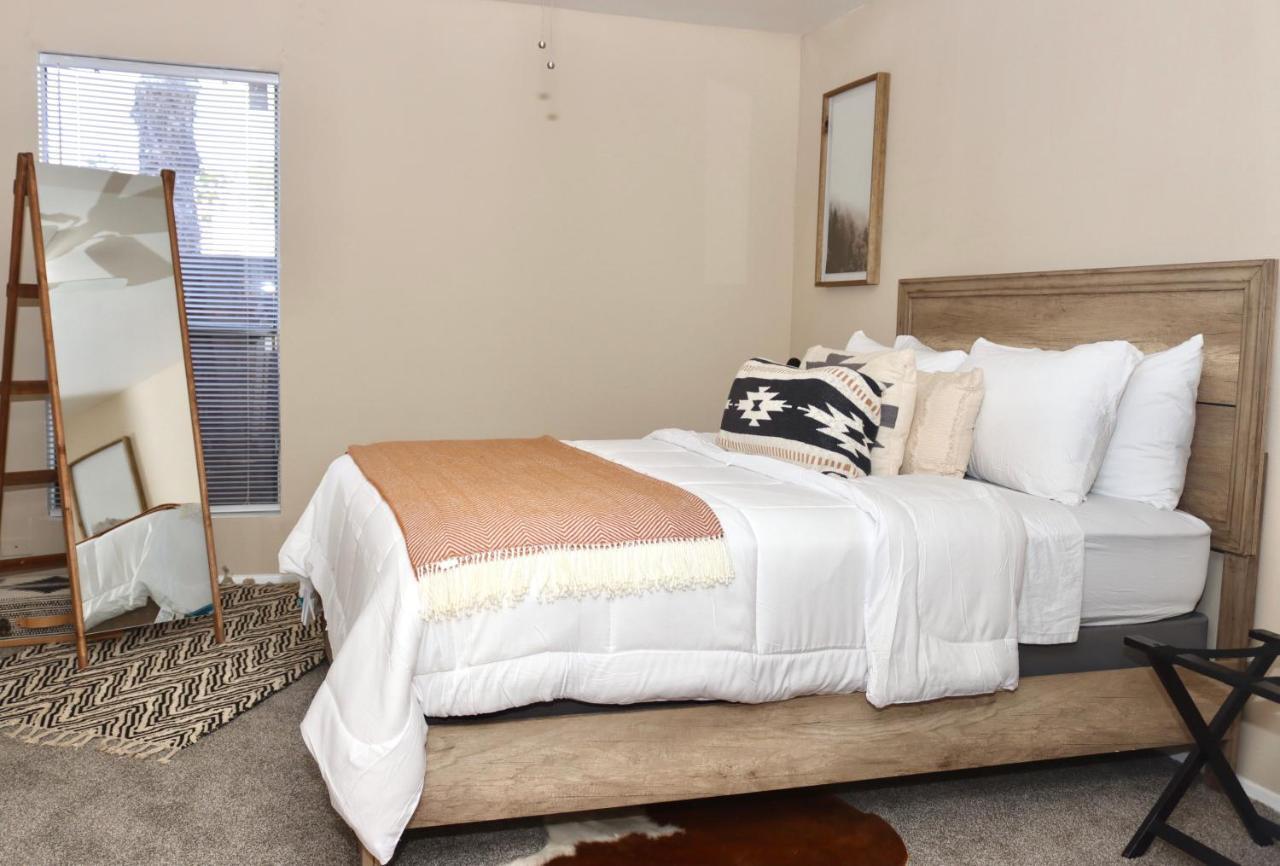 Chic Boho Cottage -Self Check In, Fully Furnished, & Free Parking Χιούστον Εξωτερικό φωτογραφία